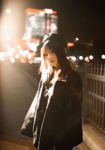 小楼又东风